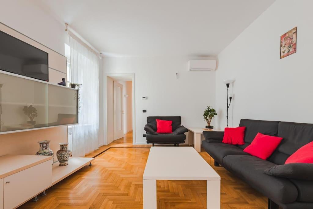 Piazza Unita Central Apartment Trieszt Kültér fotó
